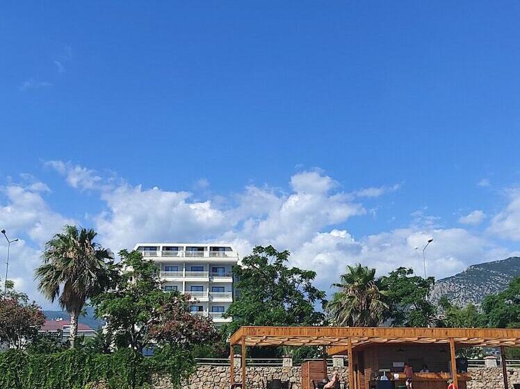 Sey Beach Hotel &spa