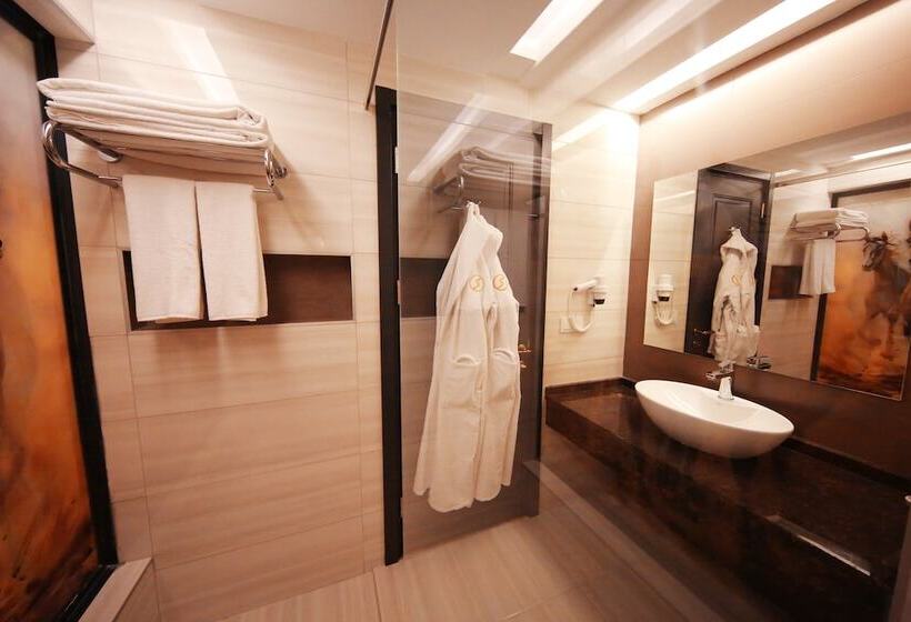 Sey Beach Hotel &spa