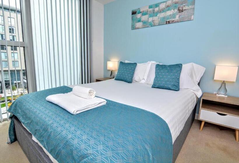 Stylish City Centre Apartment Home From Home With Fully Equipped Kitchen, Smart Tv, Netflix, Super