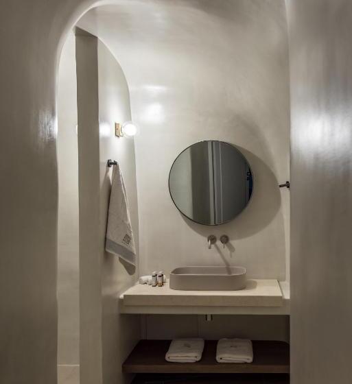 هتل Art Maisons Oia Castle