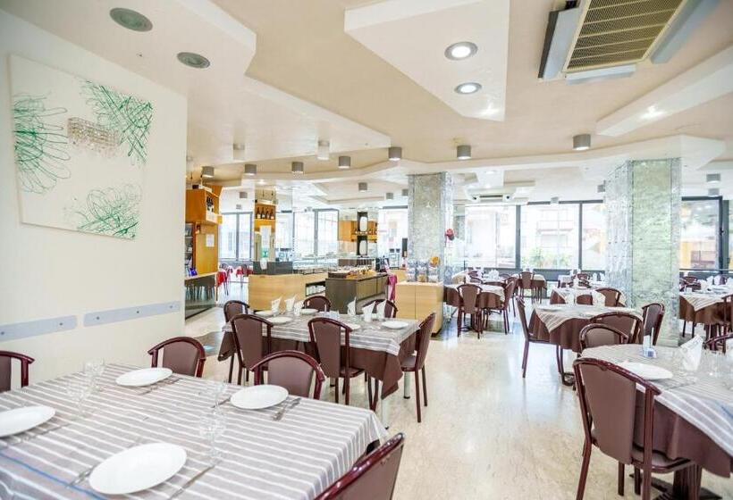 בית מלון כפרי Astor