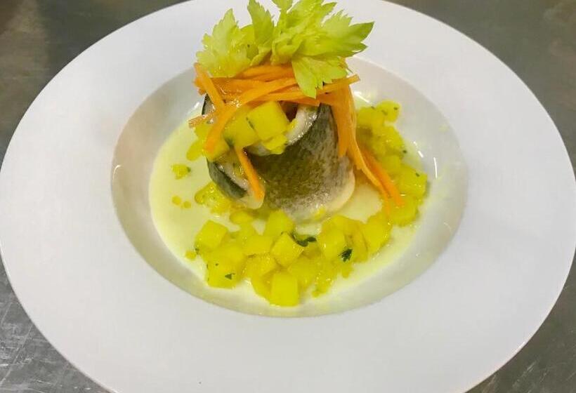 בית מלון כפרי Astor