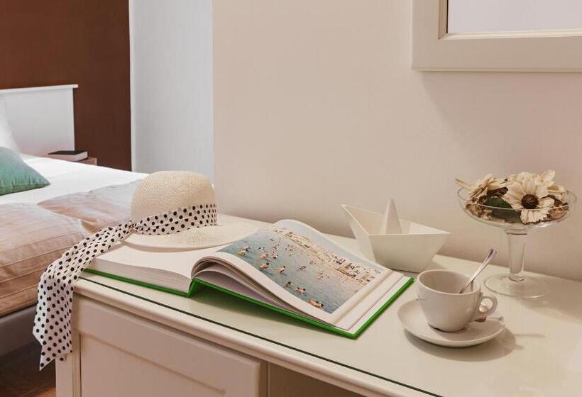 هتل B&b Viale Dei Pini