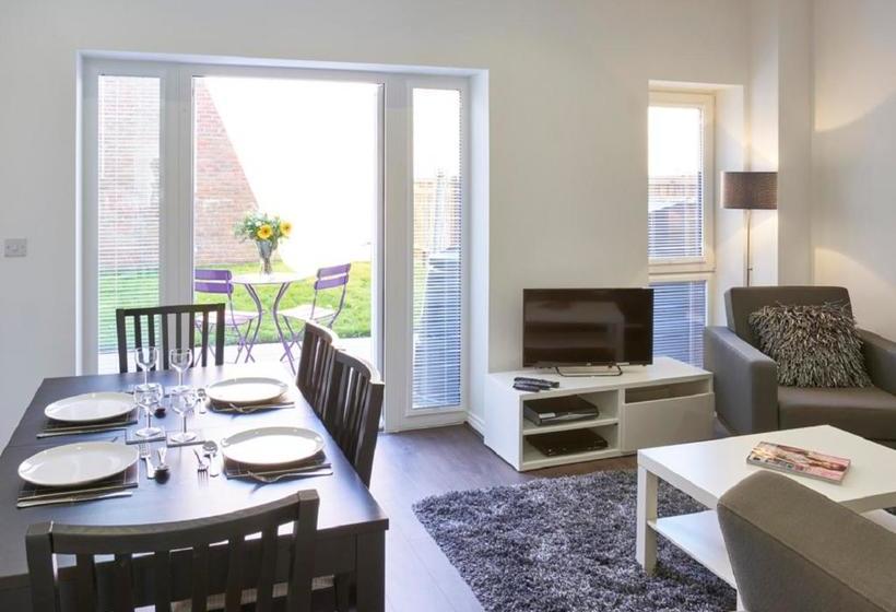 فندق Campbell Park Serviced Properties