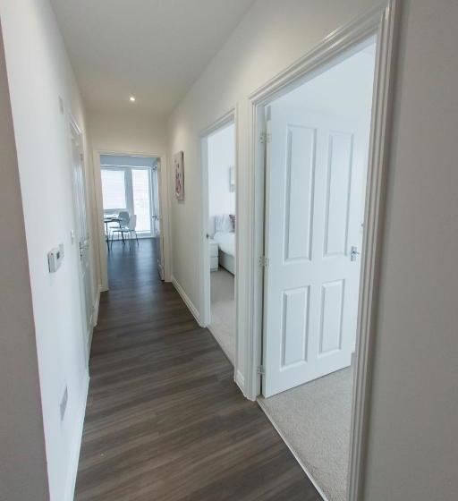 فندق Campbell Park Serviced Properties