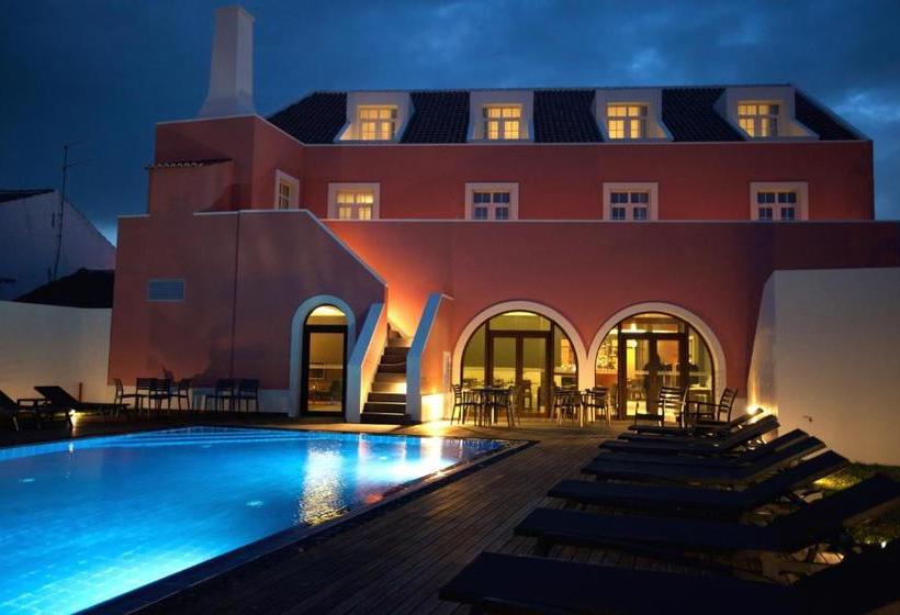 هتل Charming Blue