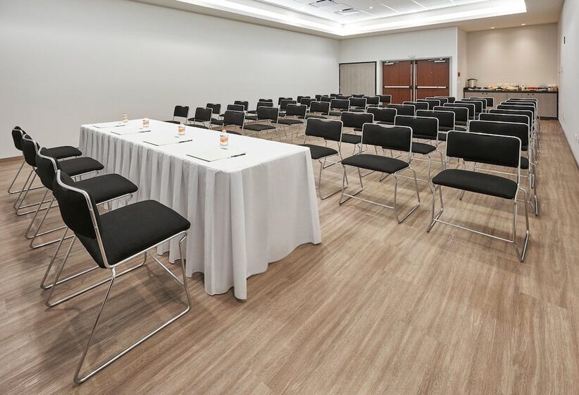 Отель City Express Junior By Marriott Puebla Angelopolis