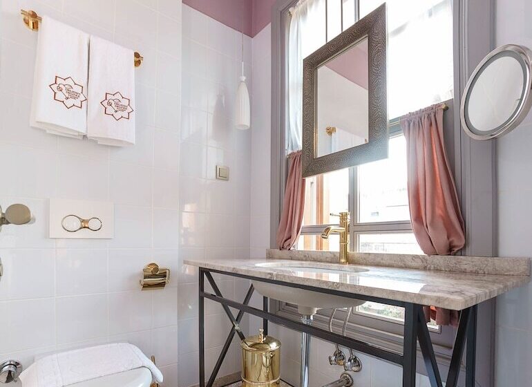 هتل Delight Deluxe