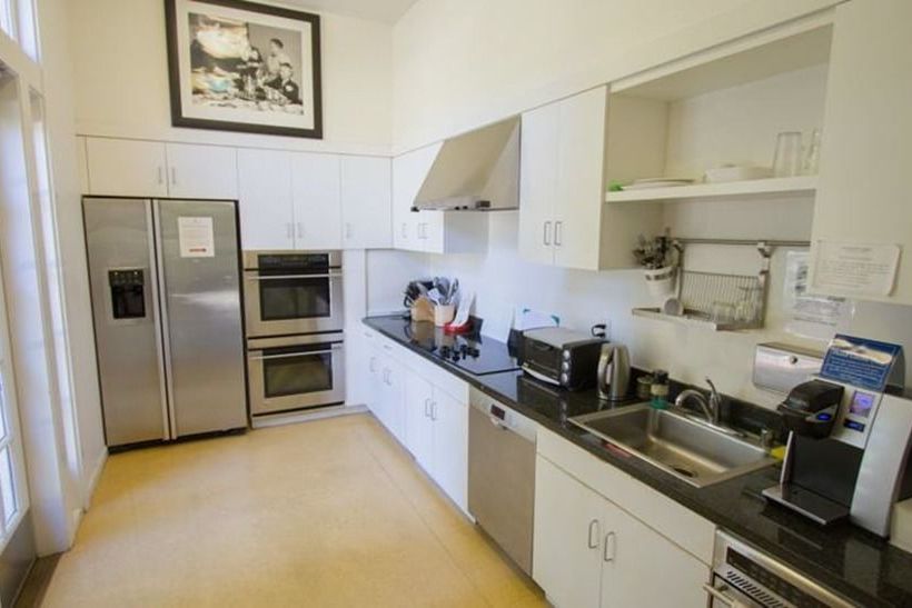 Отель Easton Hall