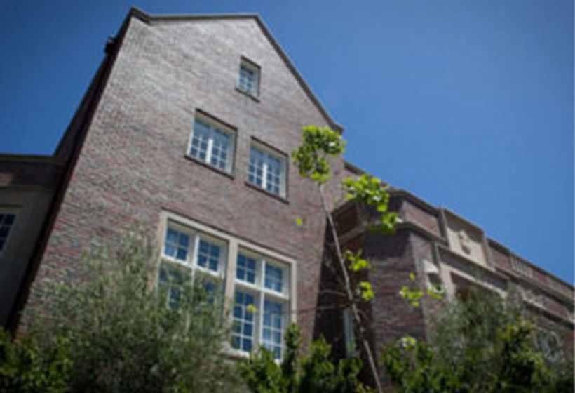 Отель Easton Hall