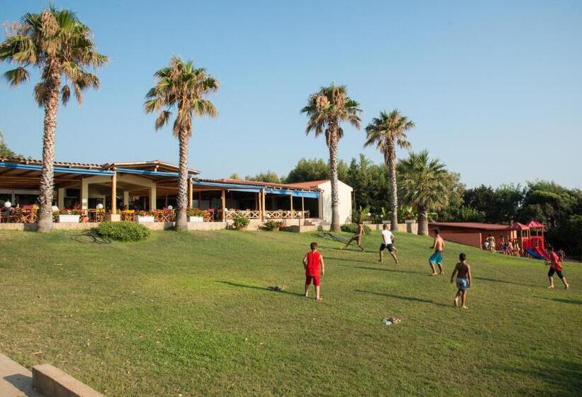 בית מלון כפרי Fournia Village