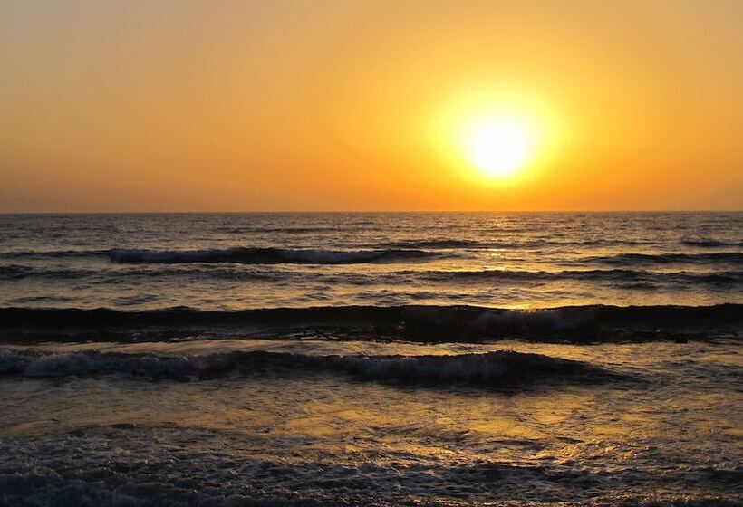 호텔 Fournia Village