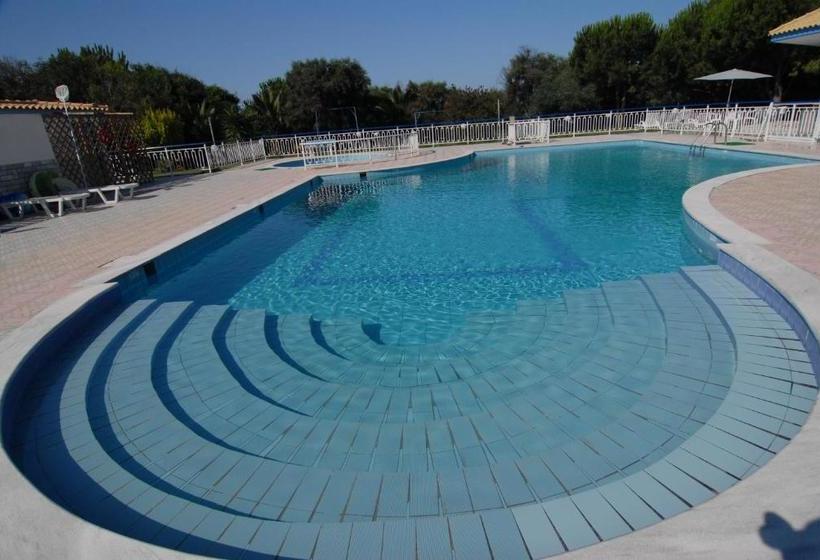 בית מלון כפרי Golden Beach