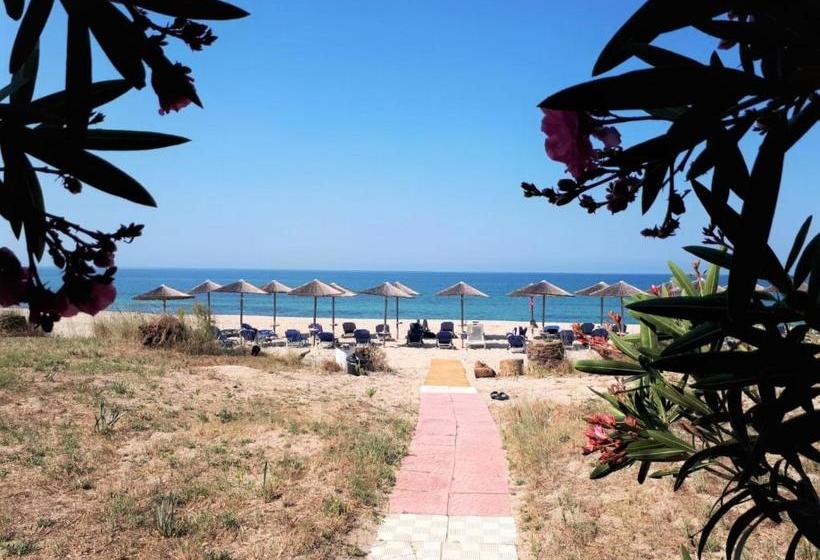 בית מלון כפרי Golden Beach