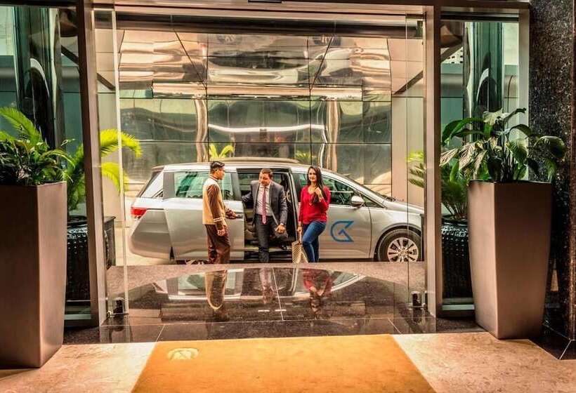 هتل Golden Tulip Headington