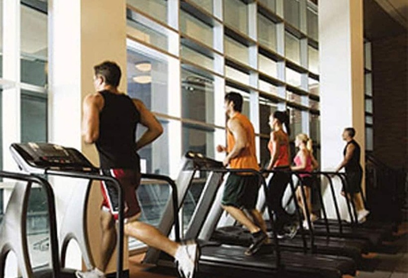 هتل Golden Tulip Headington