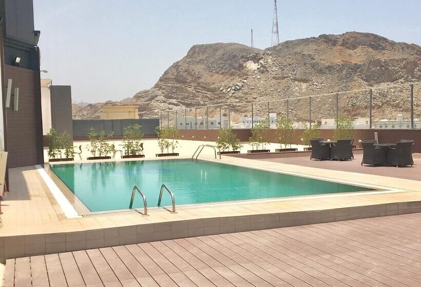 هتل Golden Tulip Headington