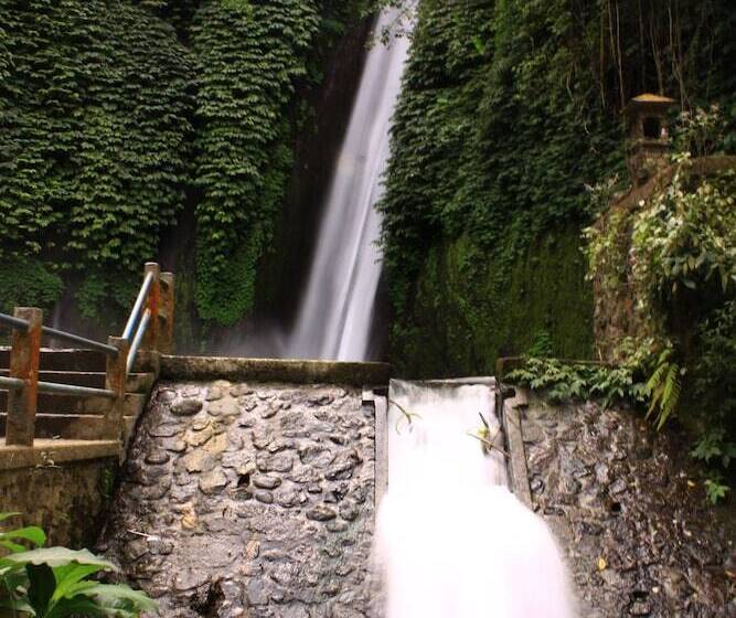 בית מלון כפרי Guru Ratna