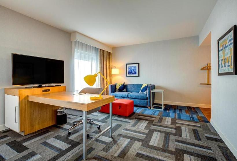 فندق Hampton Inn & Suites Boston/waltham