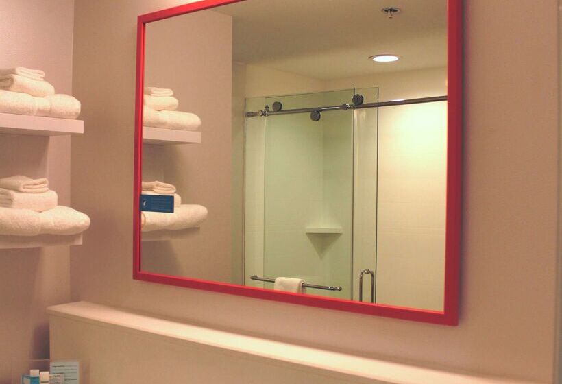 Отель Hampton Inn By Hilton Forsyth