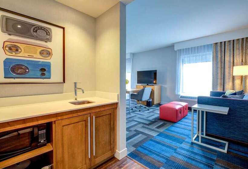 فندق Hampton Inn & Suites Boston/waltham