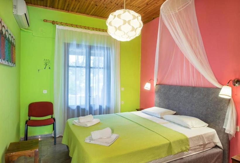 Отель Helena Apartments & Villas