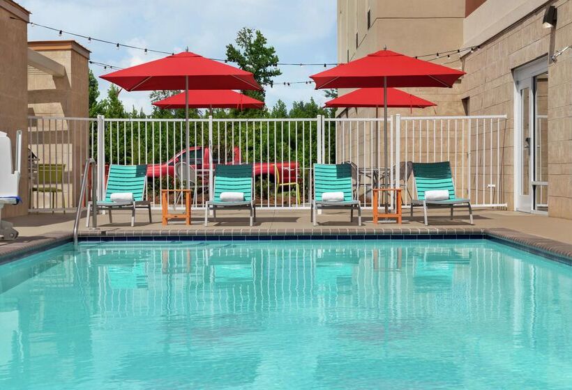 فندق Home2 Suites By Hilton Savannah Airport