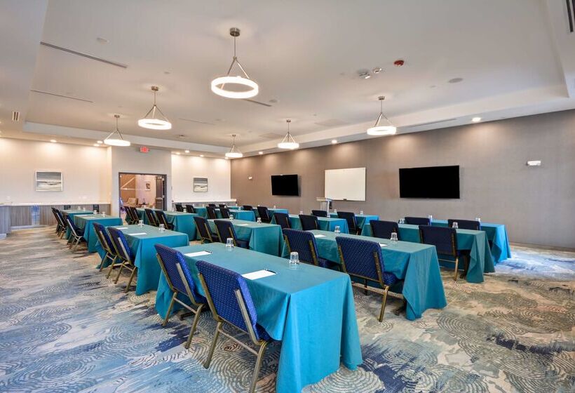 Отель Homewood Suites By Hilton Conroe