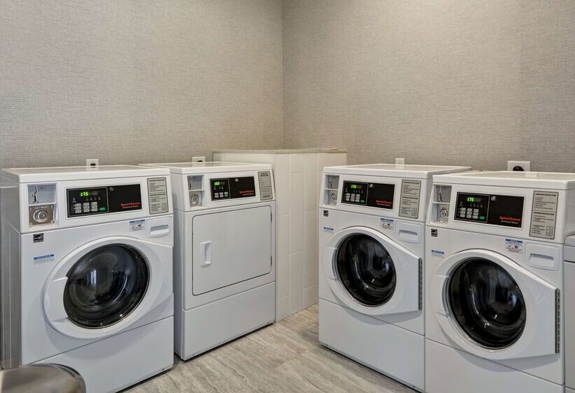 Отель Homewood Suites By Hilton Conroe