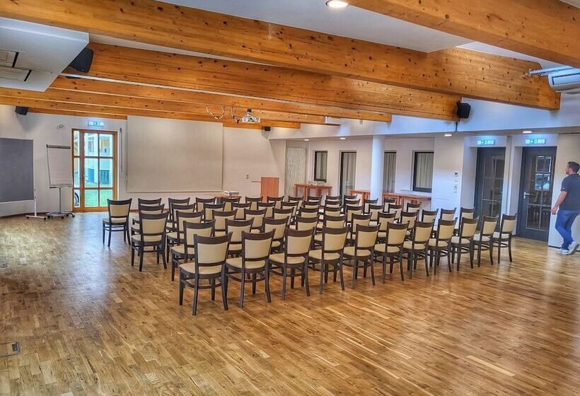 هتل Innsento   Health Campus Passau