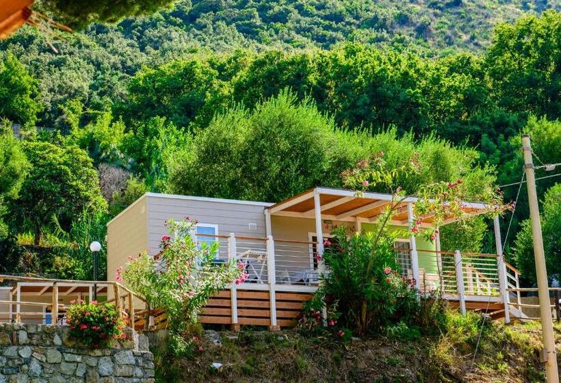 בית מלון כפרי Lido Paradiso Resort