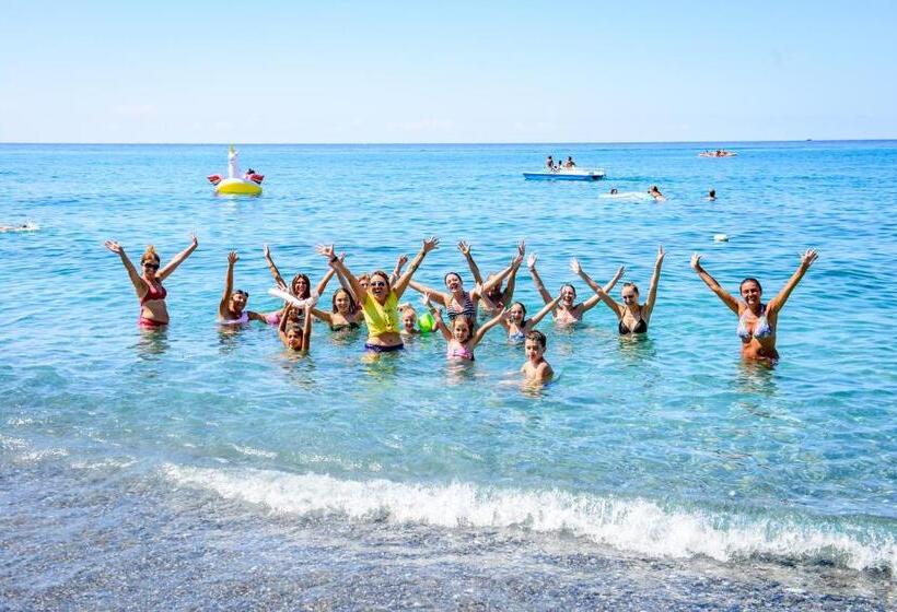 בית מלון כפרי Lido Paradiso Resort