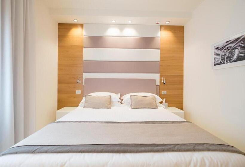 هتل Metropol Ceccarini Suite   Luxury Apartments