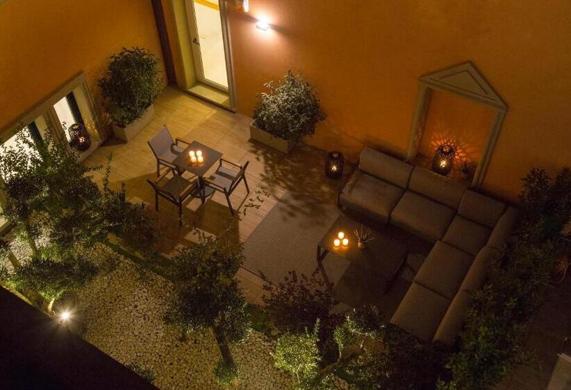 酒店 Metropol Ceccarini Suite Luxury Apartments