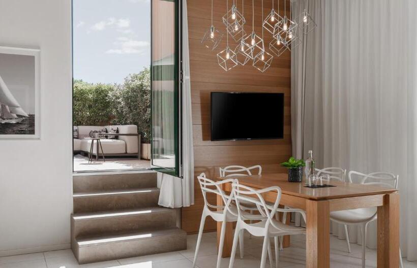 酒店 Metropol Ceccarini Suite Luxury Apartments