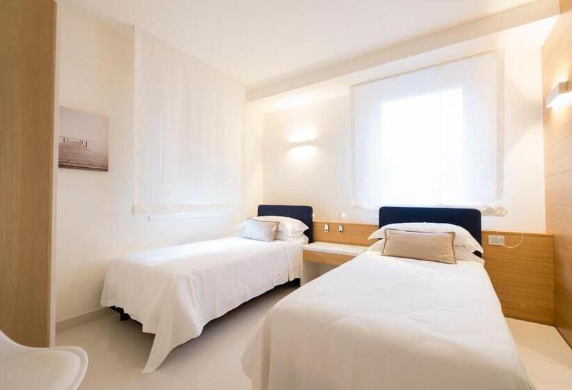 酒店 Metropol Ceccarini Suite Luxury Apartments