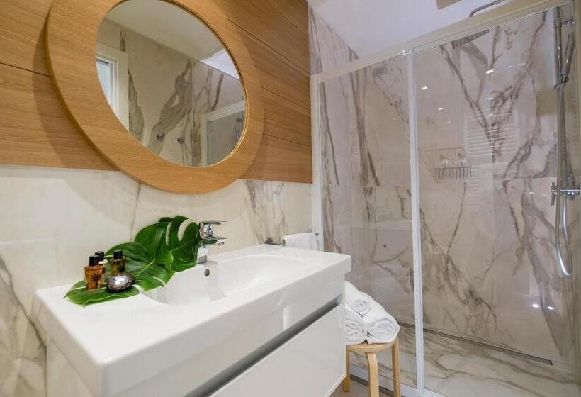 酒店 Metropol Ceccarini Suite Luxury Apartments