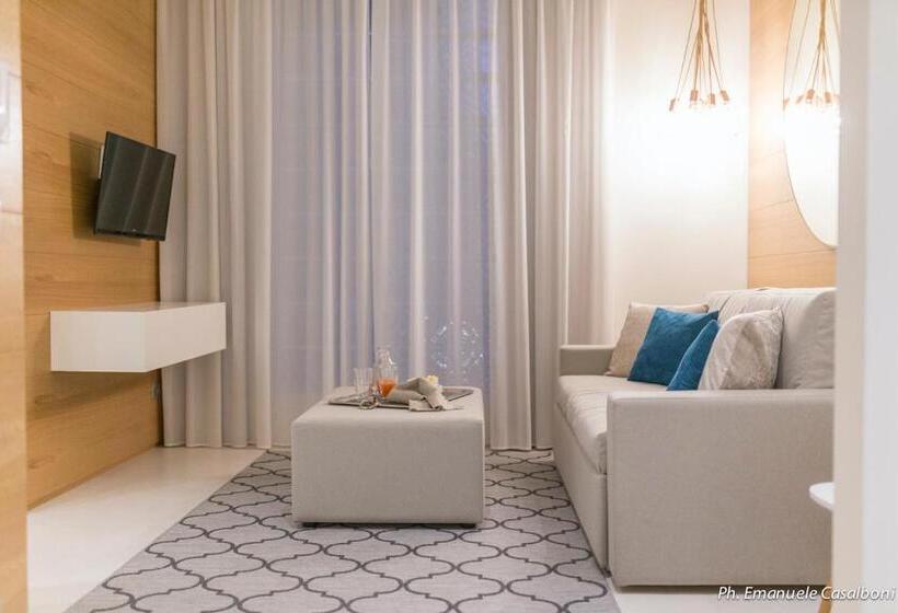 酒店 Metropol Ceccarini Suite Luxury Apartments