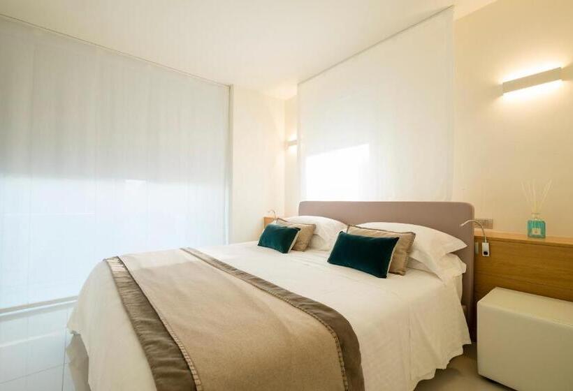 هتل Metropol Ceccarini Suite   Luxury Apartments