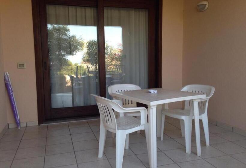 هتل Moresco Resort