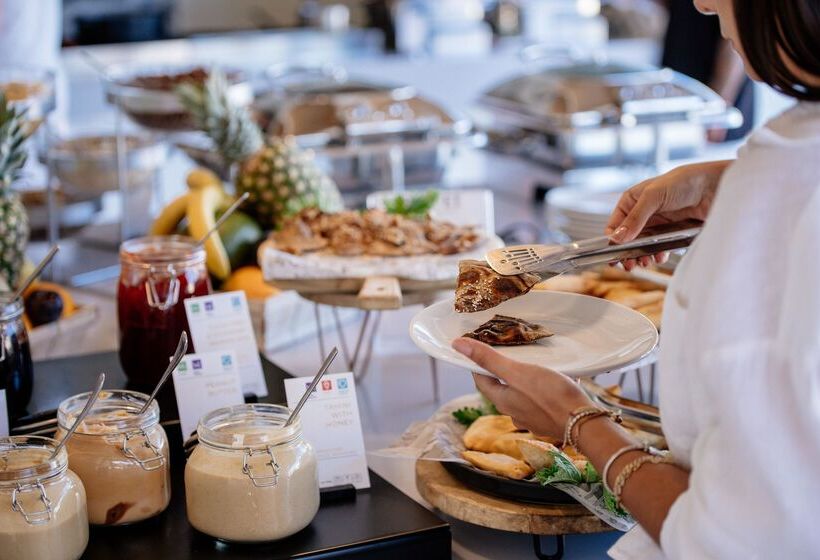 ホテル Paralos Lifestyle Beach Adults Only