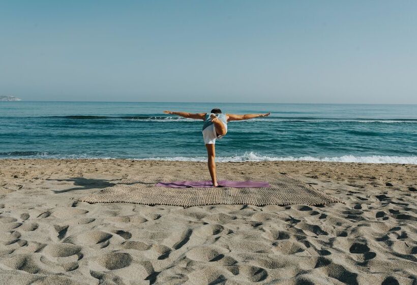 ホテル Paralos Lifestyle Beach Adults Only