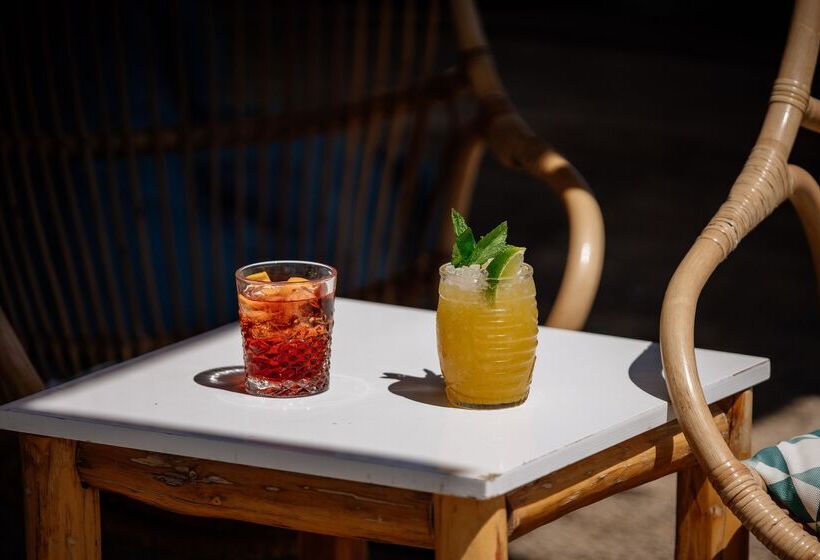 ホテル Paralos Lifestyle Beach Adults Only