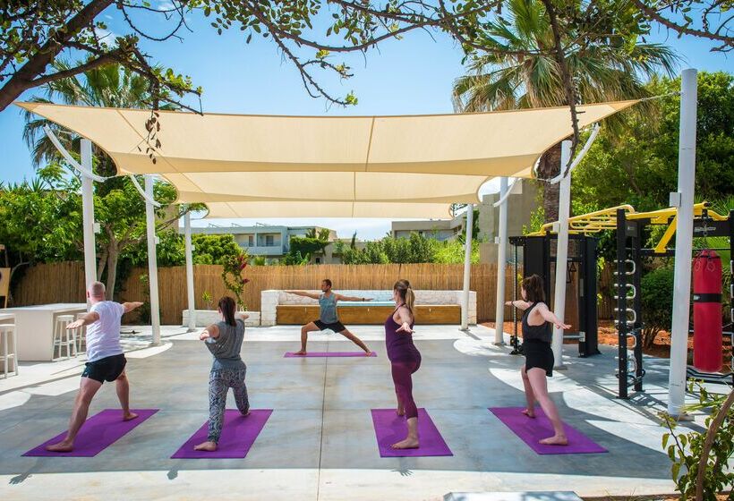 ホテル Paralos Lifestyle Beach Adults Only