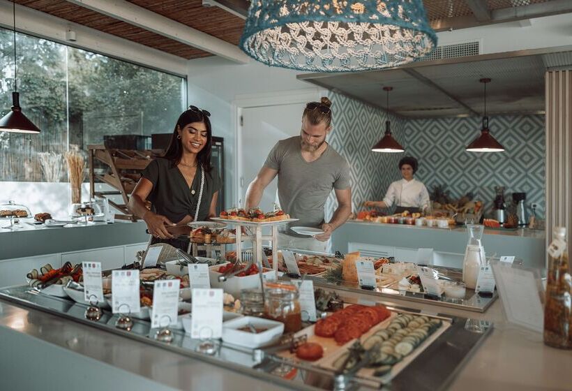 ホテル Paralos Lifestyle Beach Adults Only