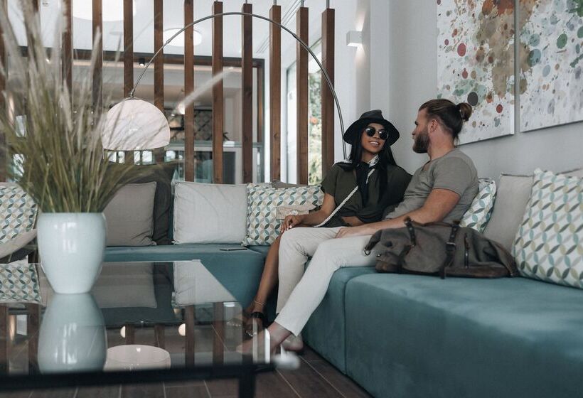 ホテル Paralos Lifestyle Beach Adults Only