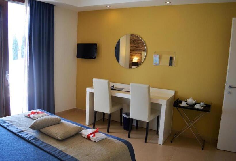 Отель Prince Franklyn