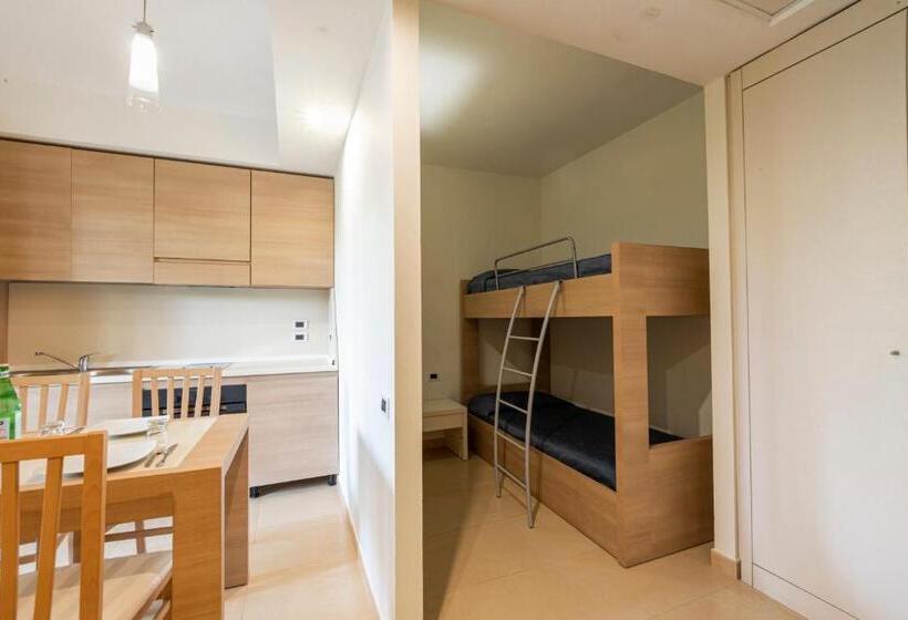 Отель Prince Franklyn