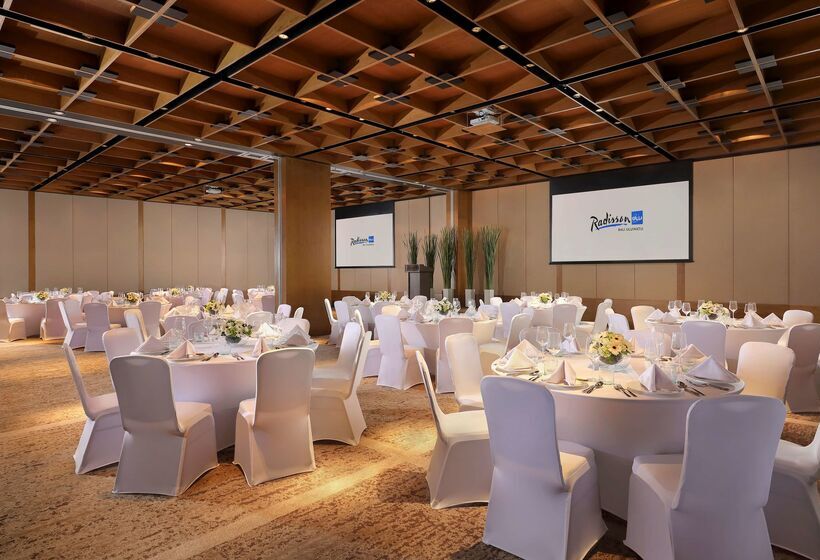 Отель Radisson Blu Bali Uluwatu