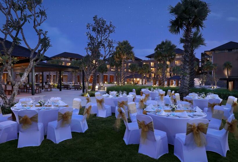 Отель Radisson Blu Bali Uluwatu